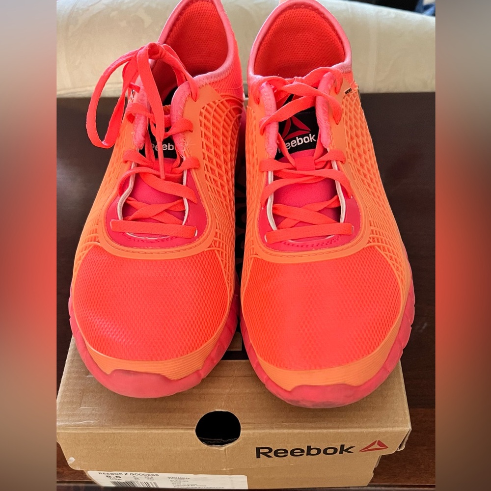 REEBOK Z GODDESS Size 8.5 Women’s Running Shoes PUNCHPINK/FLUORANGE